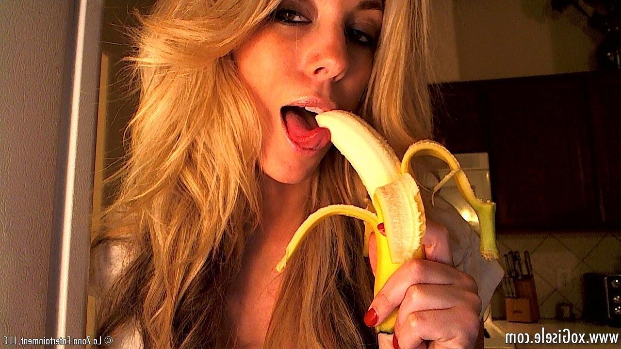 15P xoGisele shows her her blow job skills to a lucky banana