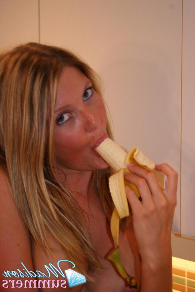 20P Pictures of teen Madison Summers eating a banana