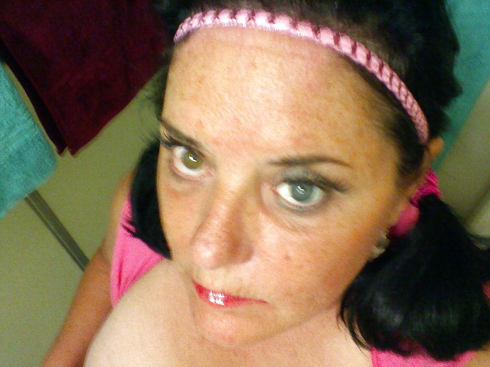 15P Creampie Delight,lady in black boa&slip