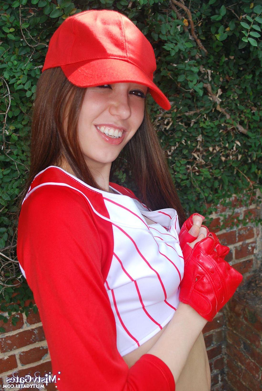 20P Pictures of Misty Gates ready to play with balls