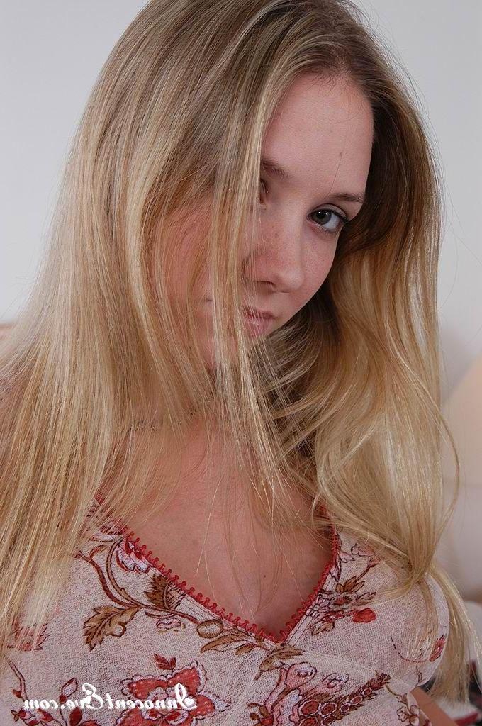 20P Pictures of teen babe Innocent Eve playing with her vibrator