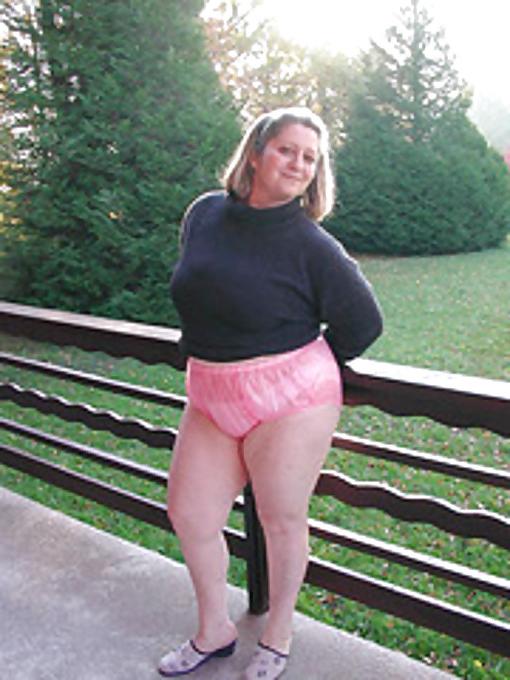 23P Mature BBW ladies 20