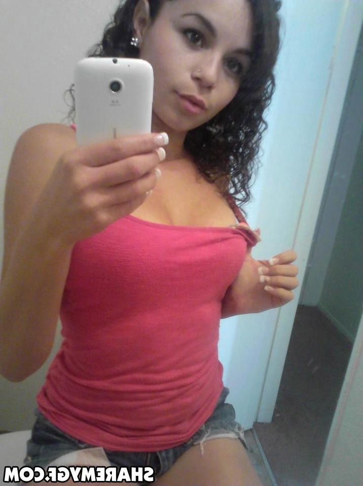 12P Busty girlfriend shows off her big perfect perky tits as she takes selfies