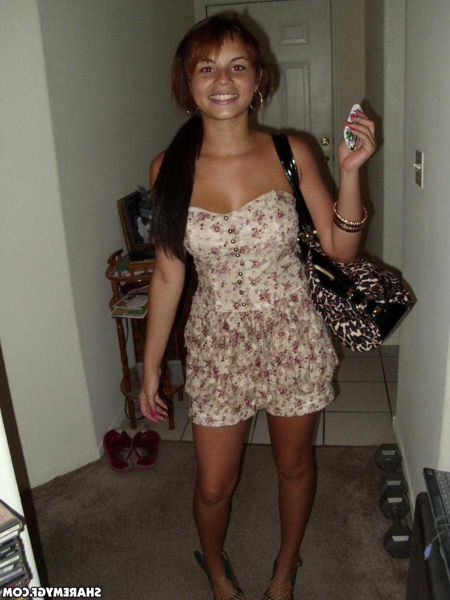 12P Busty girlfriend shows off her big perfect perky tits as she takes selfies