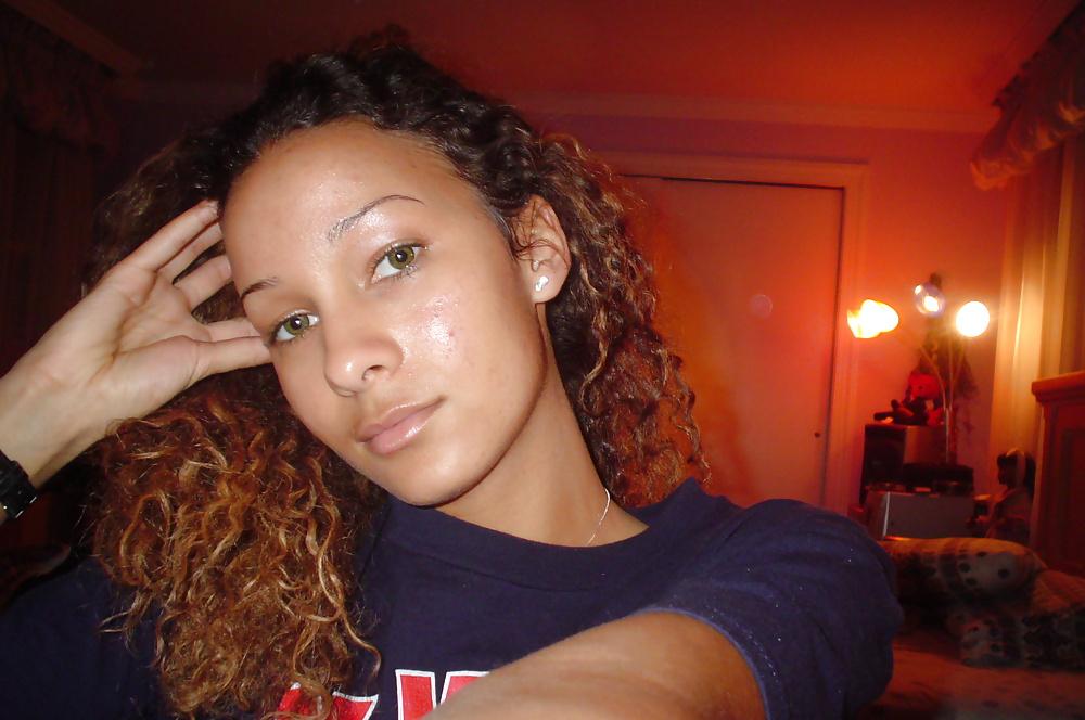 25P Exotic Hairy Babe
