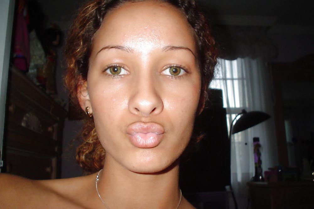 25P Exotic Hairy Babe
