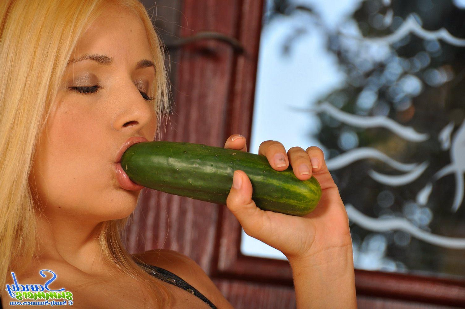 20P Pictures of teen porn girl Sandy Summers fucking a cucumber