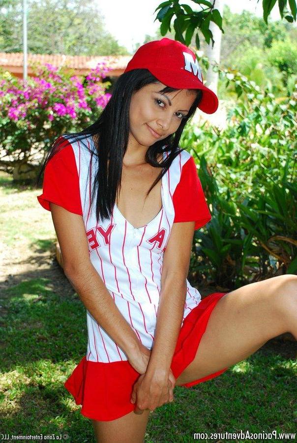 15P Pictures of latin girl Sarah totally exposed as she fuck her ass with a purple toy