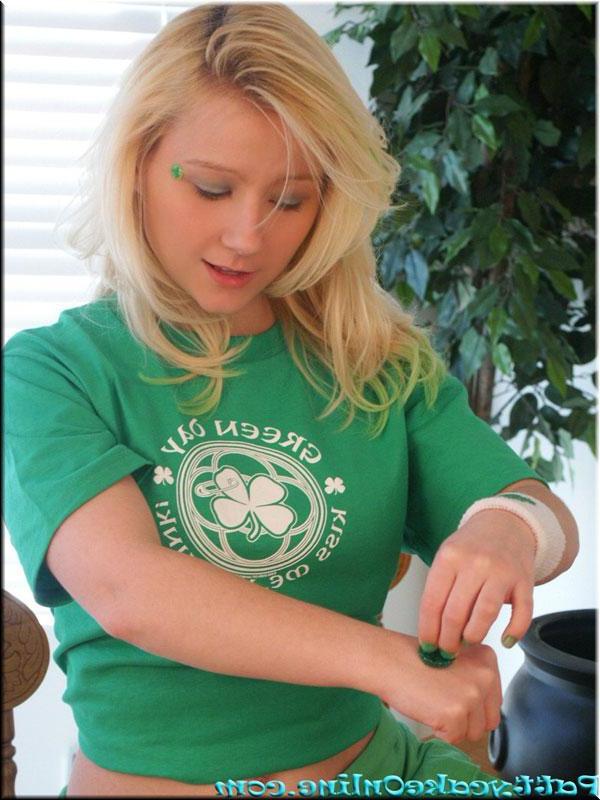 16P Pictures of Pattycake showing some St. Patty's Day love