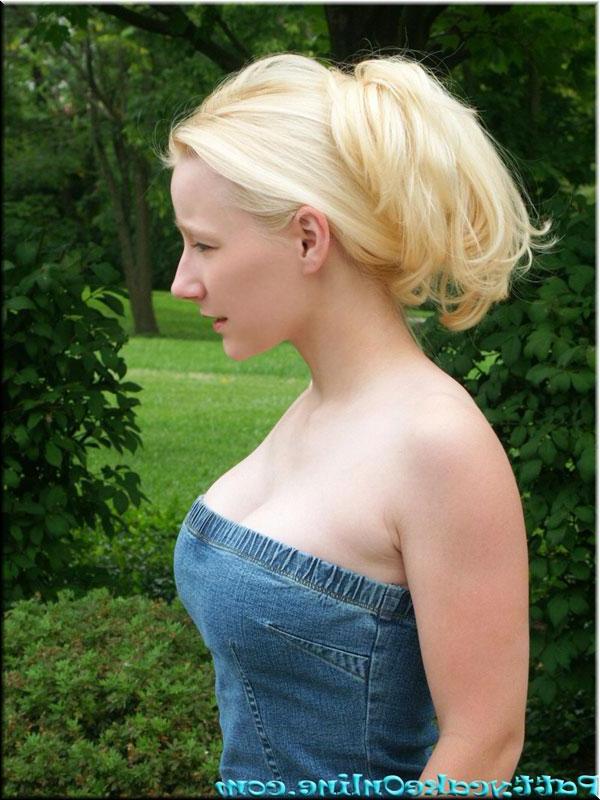 16P Pictures of blonde teen girl Pattycake teasing in a blue dress