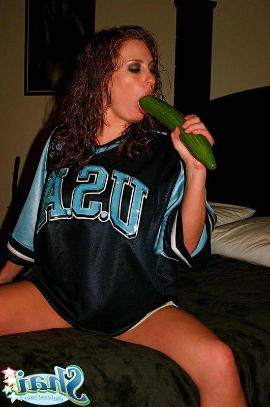 20P Pictures of teen slut Shai West fucking herself with a cucumber