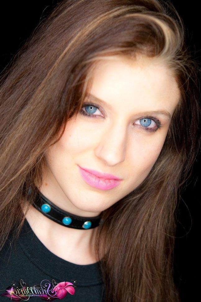 15P Pictures of teen girl Sica Marie showing you how hot she is