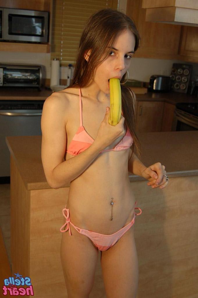 15P Pictures of Stella Heart getting kinky in the kitchen