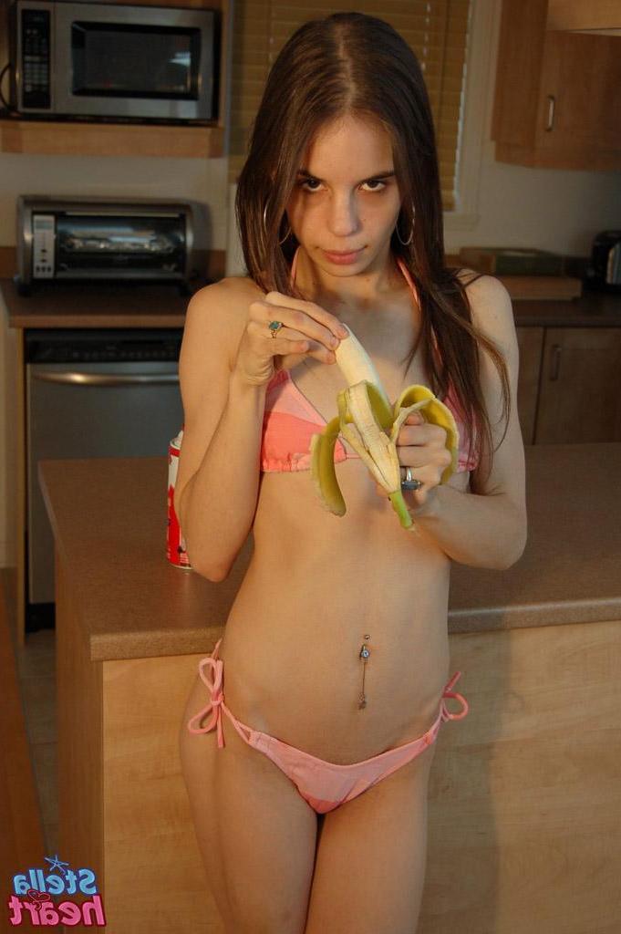 15P Pictures of Stella Heart getting kinky in the kitchen