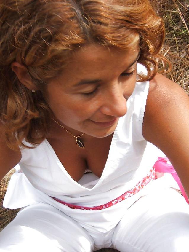 11P Tanned Milf