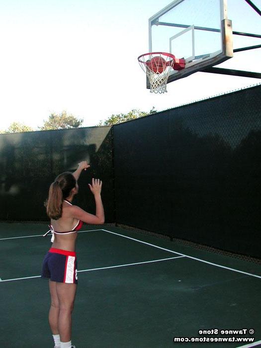 20P Pictures of Tawnee Stone flashing on the basketball court