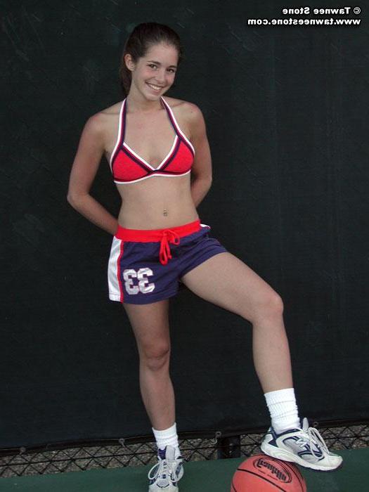 20P Pictures of Tawnee Stone flashing on the basketball court