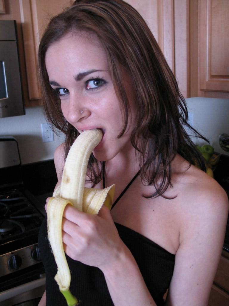 15P Pictures of Taylor Mathews eating a banana