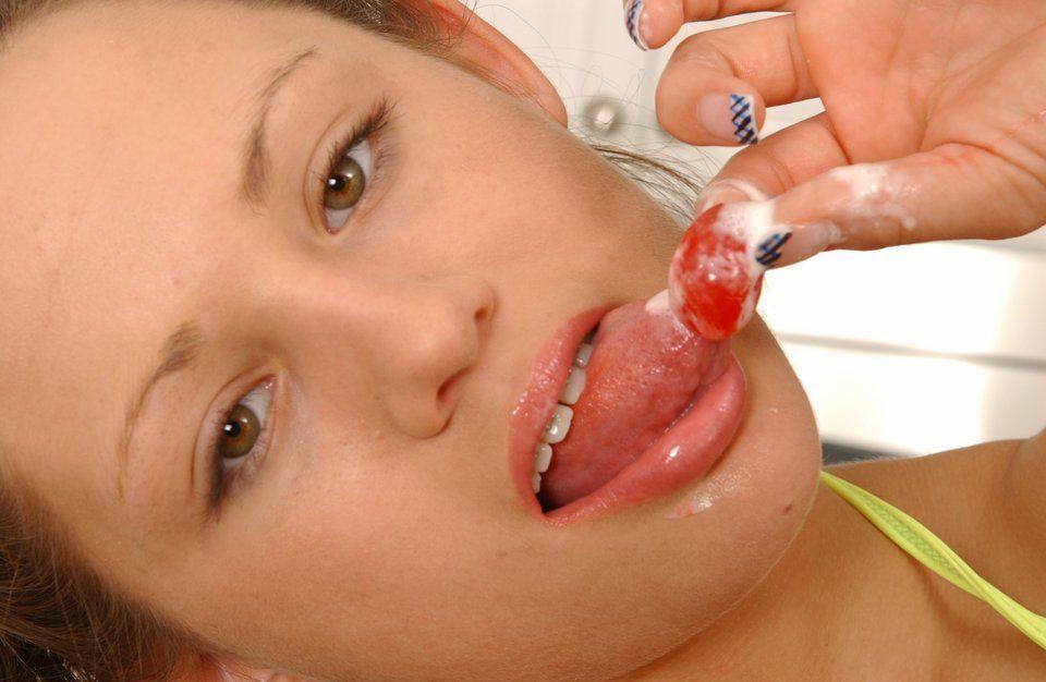 13P Pictures of Teen Emery doing unspeakable things to a poor banana