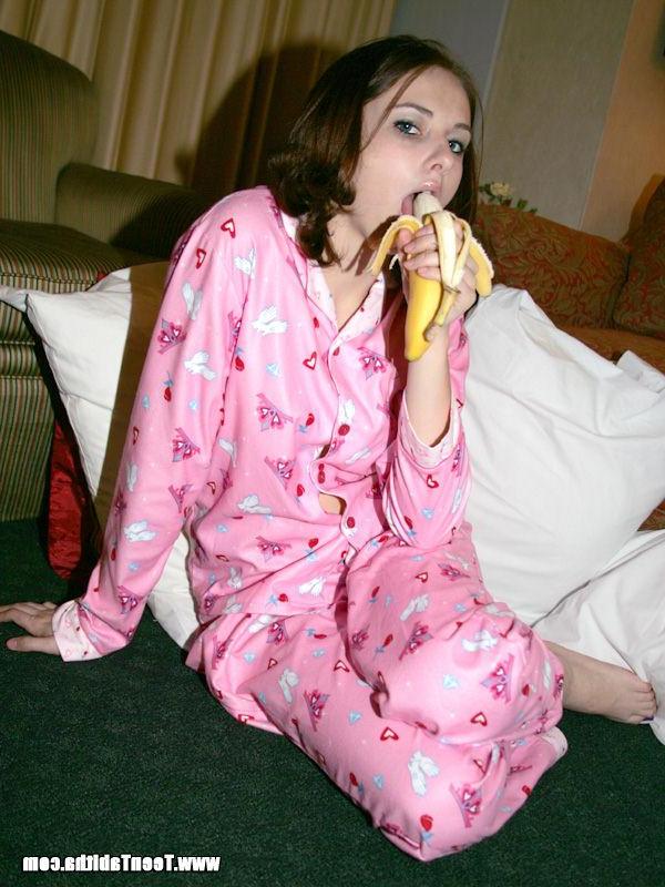 20P Pictures of Teen Tabitha eating a banana