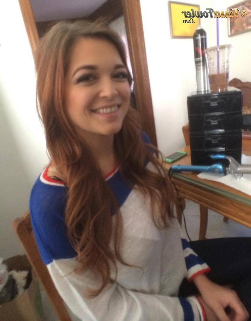 15P Hot coed Tessa Fowler shows you her big natural boobs