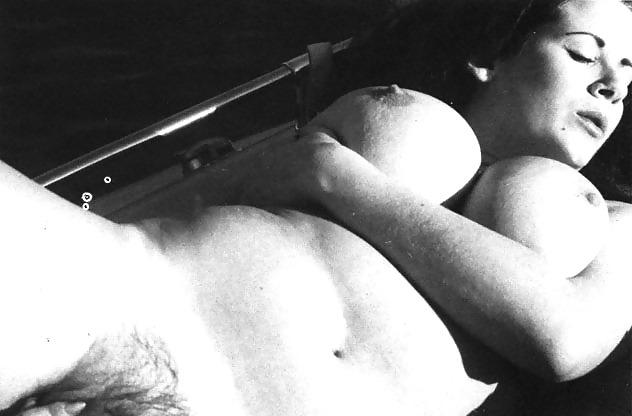25P Vintage big-titted Amy