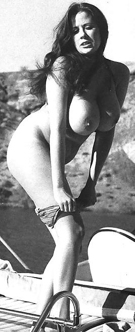 25P Vintage big-titted Amy
