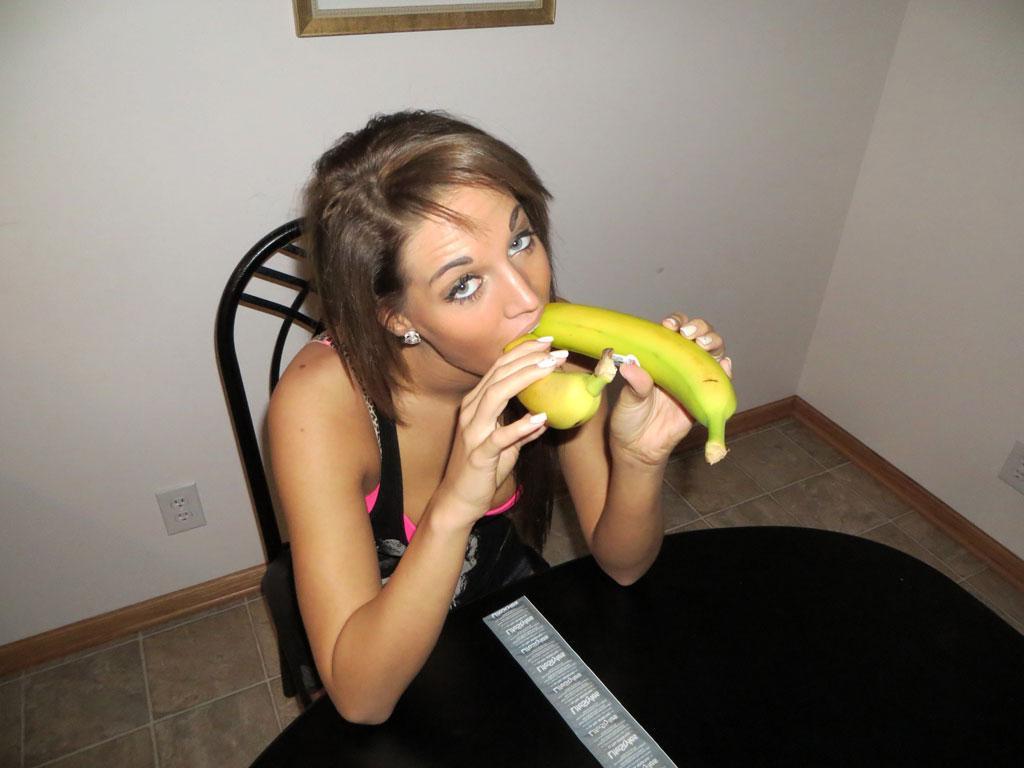 16P Val Midwest has some fun with bananas and condoms