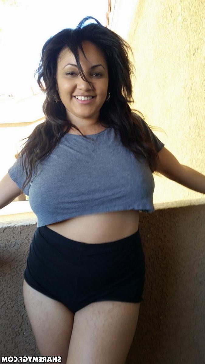 12P Chubby GF shows off her huge tits and big round ass