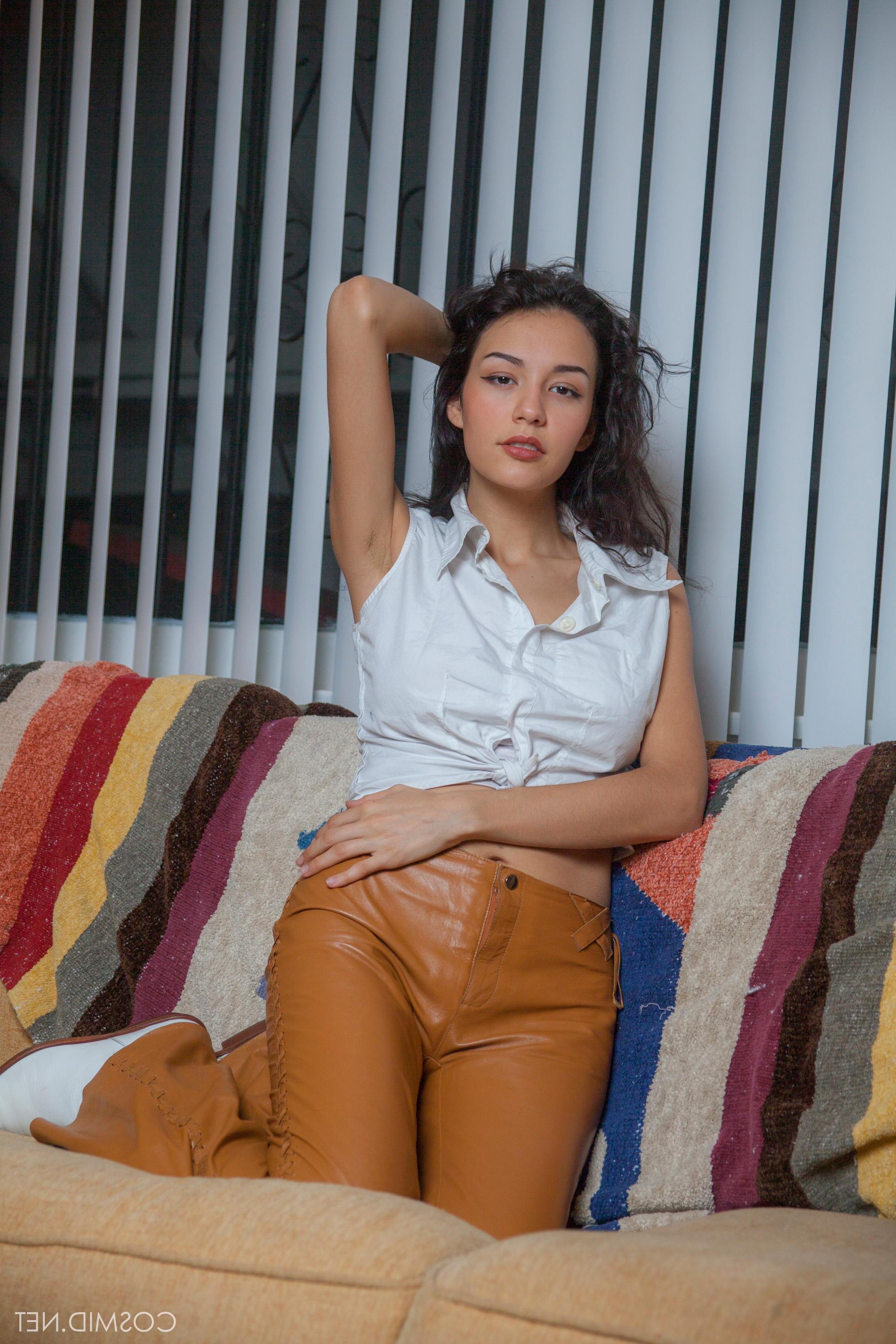 16P Brunette teen Jessem gets naked in her intro set