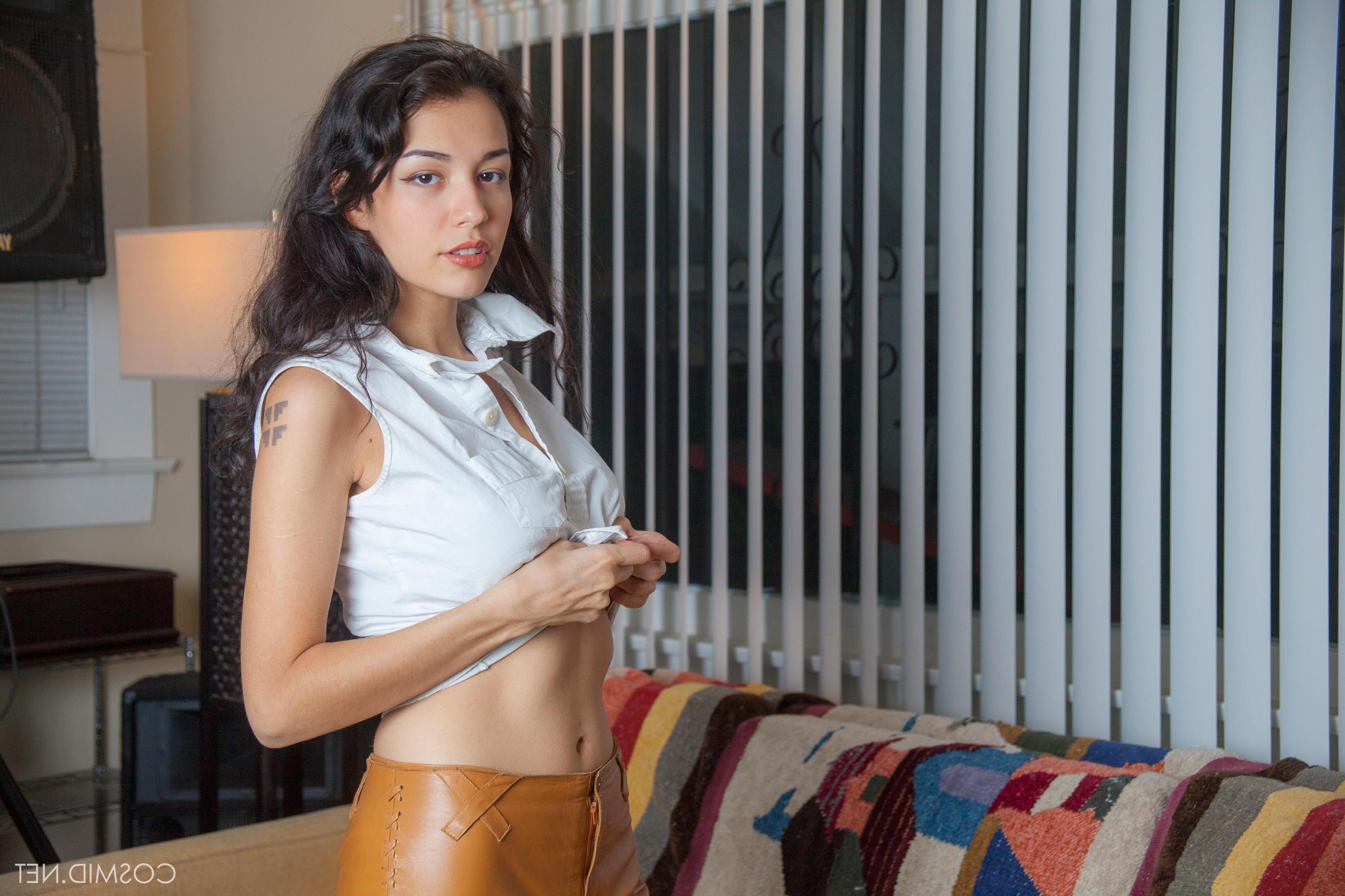 16P Brunette teen Jessem gets naked in her intro set