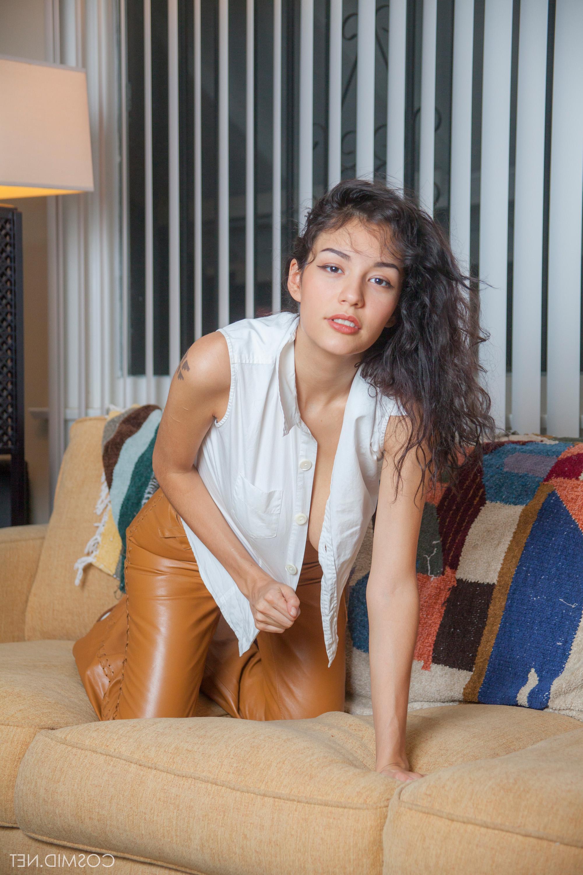 16P Brunette teen Jessem gets naked in her intro set