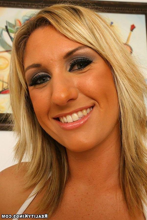 20P Pictures of a horny blond slut fucked deep and covered in jizz
