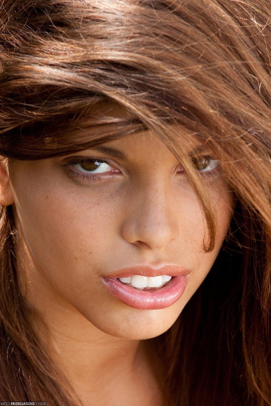 17P Pictures of a hot teen girl stripping for you