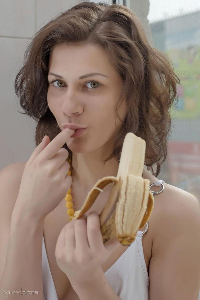 16P Pretty girl Mixaella gives you her tight pussy at home