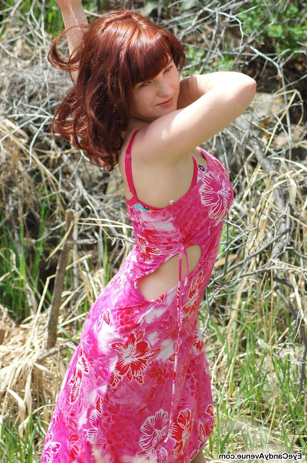 16P Hot redhead Irish girl Ireland loves to get naked outdoors