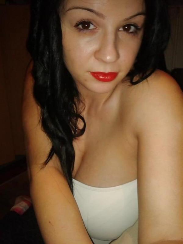 14P Busty college hottie displays teases with her big jugs
