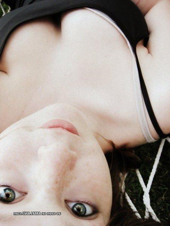 14P Pictures of an adorable busty gf posing sexy on camera