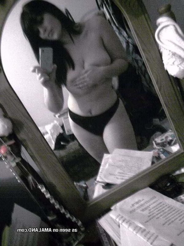 16P Pictures of a hot brunette teen taking pics of herself
