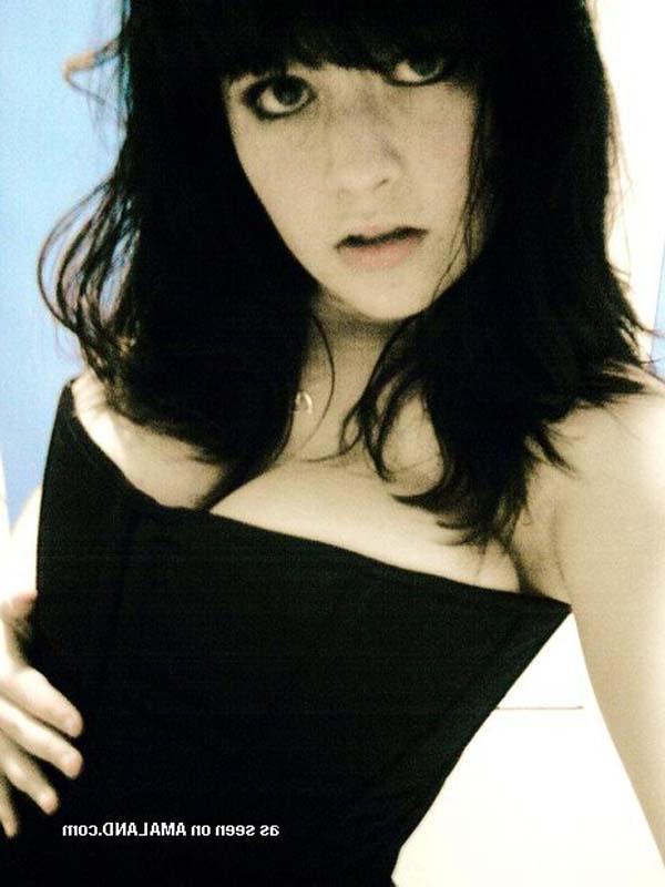 16P Pictures of a hot brunette teen taking pics of herself
