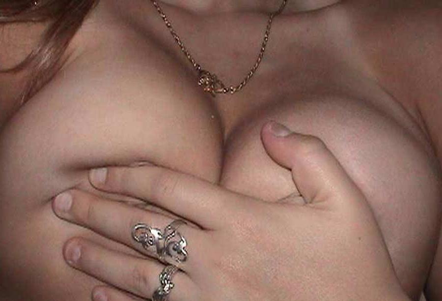 15P Pictures of hot girlfriends showing their boobs