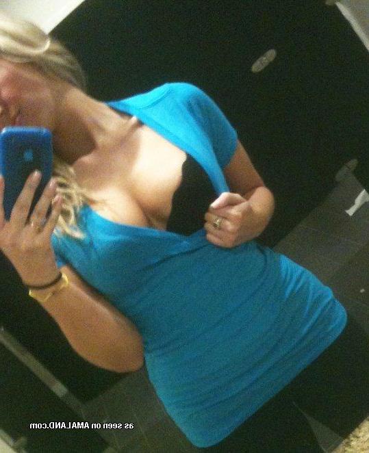 16P Pictures of hot hot teen girlfriends showing their boobs