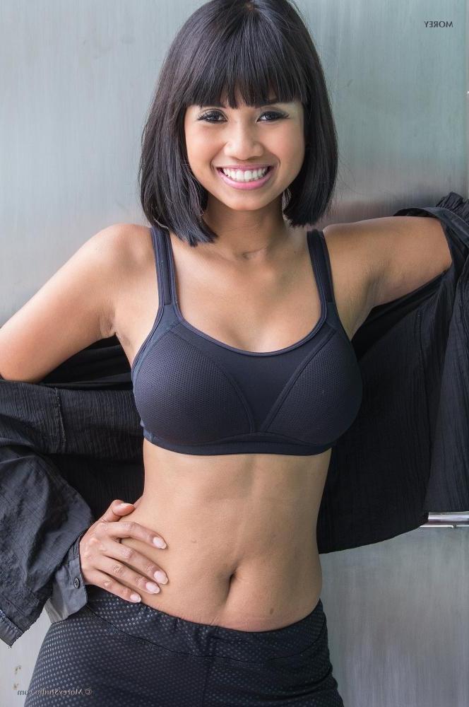 12P Hot model Xanny shows you her big natural boobs