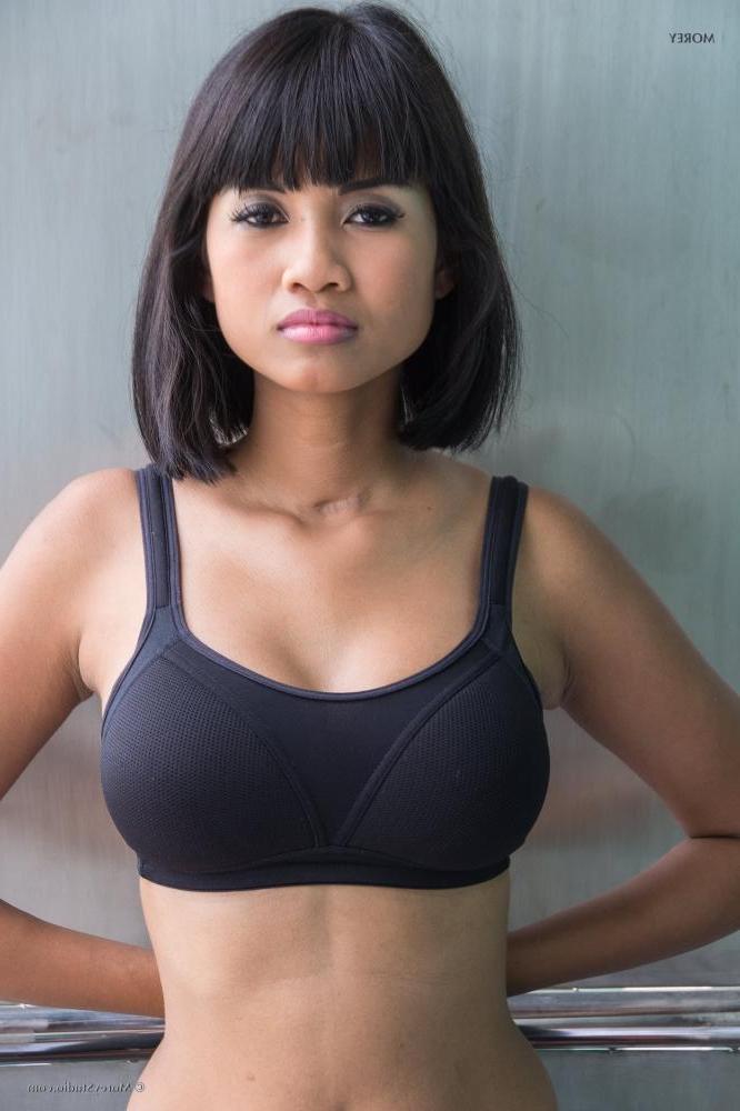 12P Hot model Xanny shows you her big natural boobs