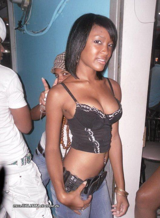 14P Amateur non-nude GF posing for the camera