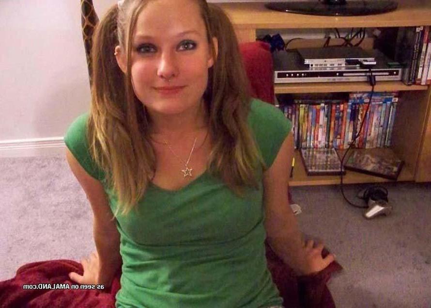16P Pictures of a hot blonde amateur girlfriend going down on her boyfriend