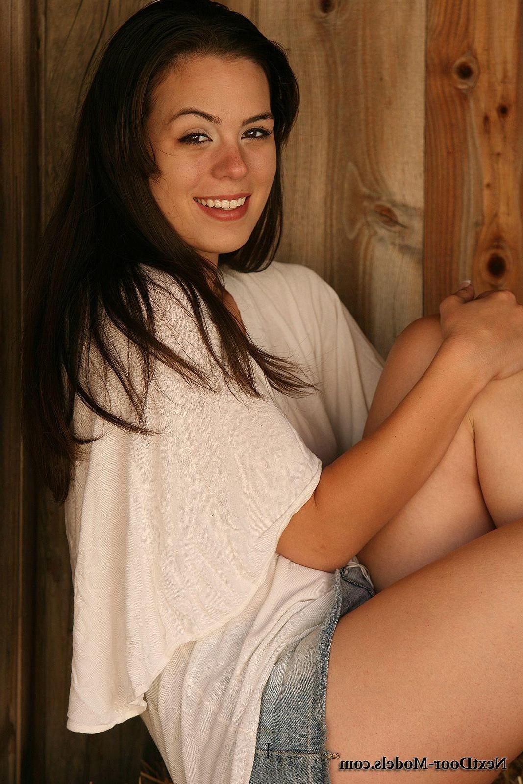 13P Pictures of the farmer's daughter hot for you in the barn
