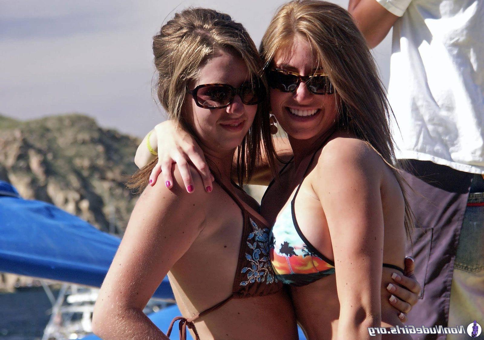 20P Pictures of hot coeds partying in their bikinis