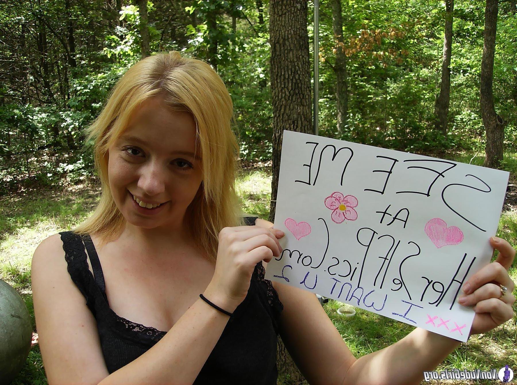20P Pictures of horny coeds exploring their sexuality