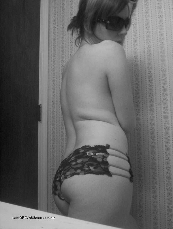 16P Pictures of a topless GF in black and white